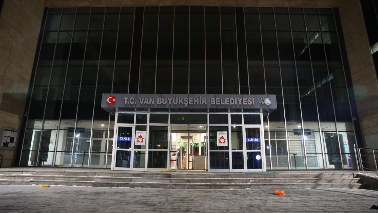 Van Büyükşehir Belediye Başkanı Zeydan'ın Görevden Uzaklaştırılması