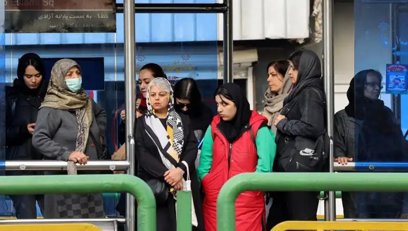 İran’da Sosyal Medya Engellerine Rağmen Tweet Atma İstekleri Artıyor