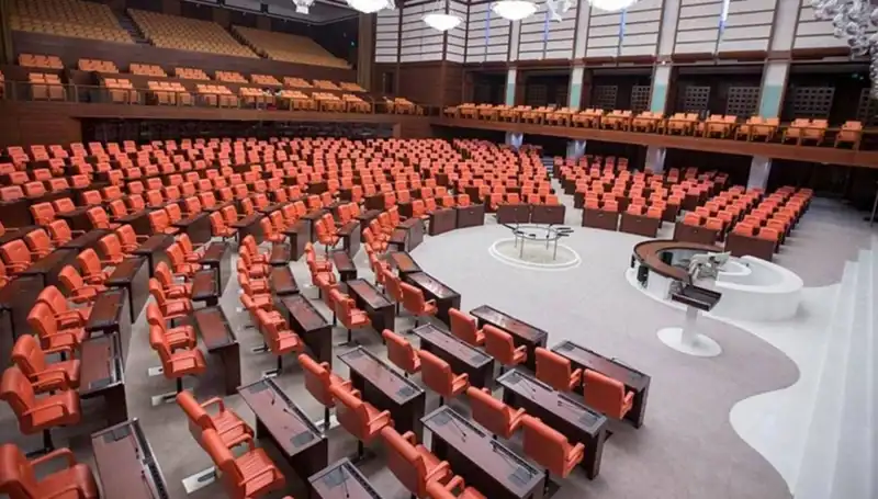 Siyasi Partilerin Bayramlaşma Programları Açıklandı: Öne Çıkan Detaylar!