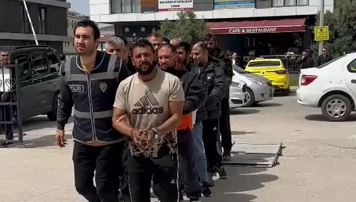 Edirne'de Eş Zamanlı Operasyonda Yedi Firari Yakalandı!