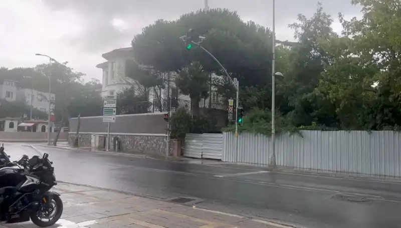 İstanbul'da Yağmur İle Gelen Rahatlama: Sağanak Yağışlar Şehri Nasıldı Etkiledi?