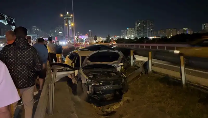 Makas Atan Araçlar Yol Ayrımında Korku Dolu Kazaya Yol Açtı