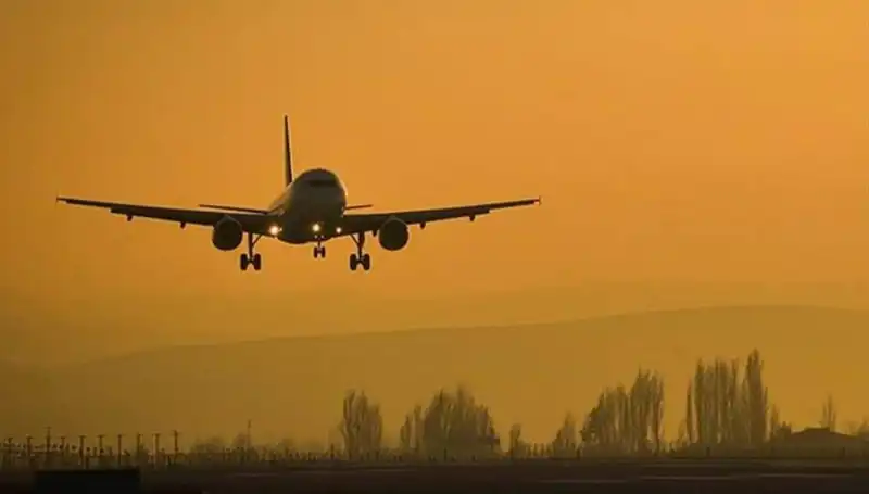 Yüksek Risk Sebebiyle 4 Ülkeye Uçuşlar İptal Edildi: Ulaştırma Bakanı Açıklama Yaptı