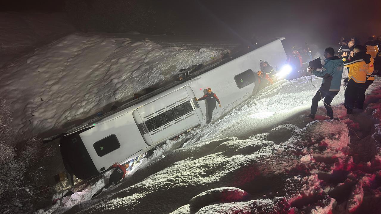 Bingöl'de Yolcu Otobüsü Kaza Yaptı: 4 Ölü, 32 Yaralı