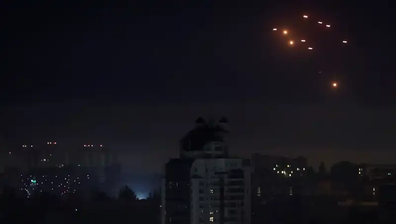 Rusya’nın Kiev’e Yönelik Hava Saldırıları ve Sumi’deki Tahliyeler Neleri Gözler Önüne Seriyor?