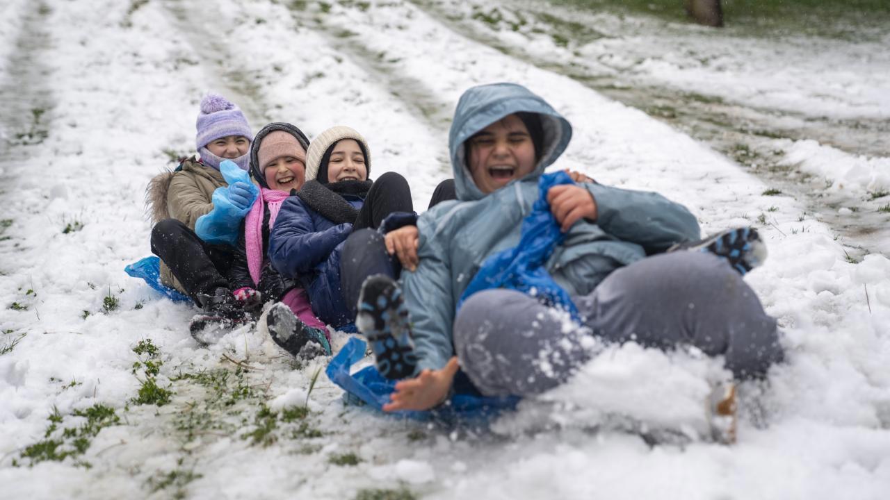 İstanbul'da beklenen kar yağışı sebebiyle yarın okullar tatil edildi