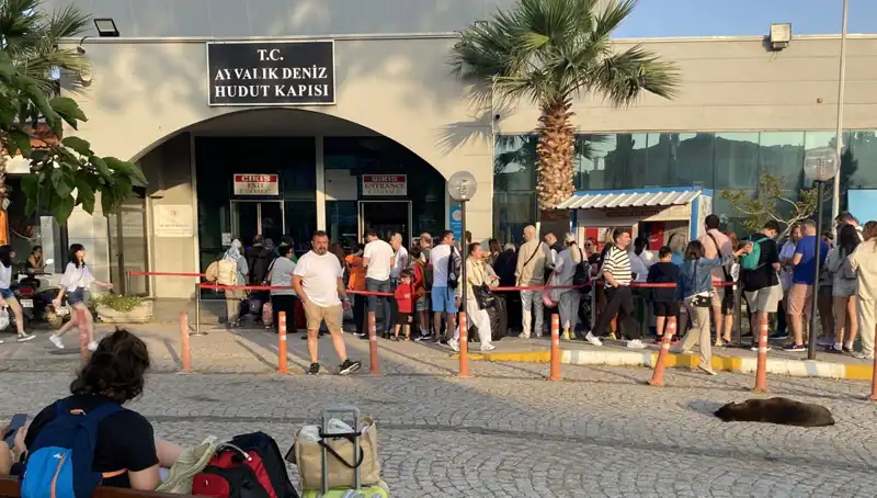 Bayramda Midilli Adası’na Akın Eden Tatilcilerin Nedenleri Neler?