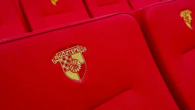 Göztepe'den Hızla Büyüyen Transfer: Junior Olaitan ile Anlaşıldı!