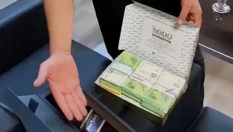Manavgat Belediyesi'nde Baklava Kutusundan Çıkan Euro'lar Şok Etti