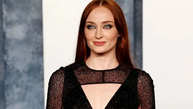 Sophie Turner’ı Kızdıran Yorum: Game of Thrones Yıldızının Tepkisi Gözlerden Kaçmadı