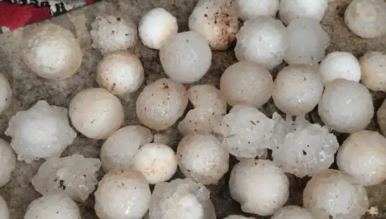 Şanlıurfa’da Sürpriz Hava Olayı: Kar Topu Büyüklüğünde Dolu Yağdı