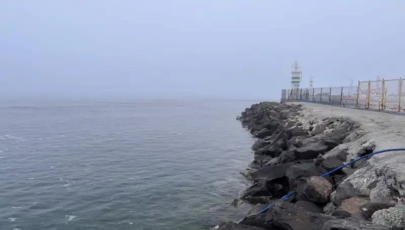 Çanakkale Boğazı'nda Yoğun Sis: Gemi Geçişleri Durduruldu!