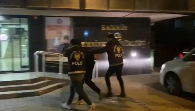 Galatasaray Taraftarını Silahla Yaralayan Kişi Yakalandı: Olayın Şok Edici Detayları