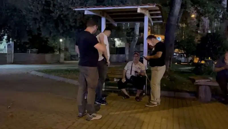 Görme Kaybı Olan Adamın Telefonuna Hırsızlık Şoku!