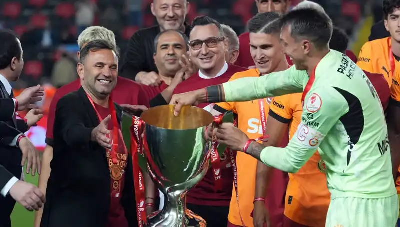 Okan Buruk Galatasaray’ın Geleceği İçin Hedeflerini Açıkladı