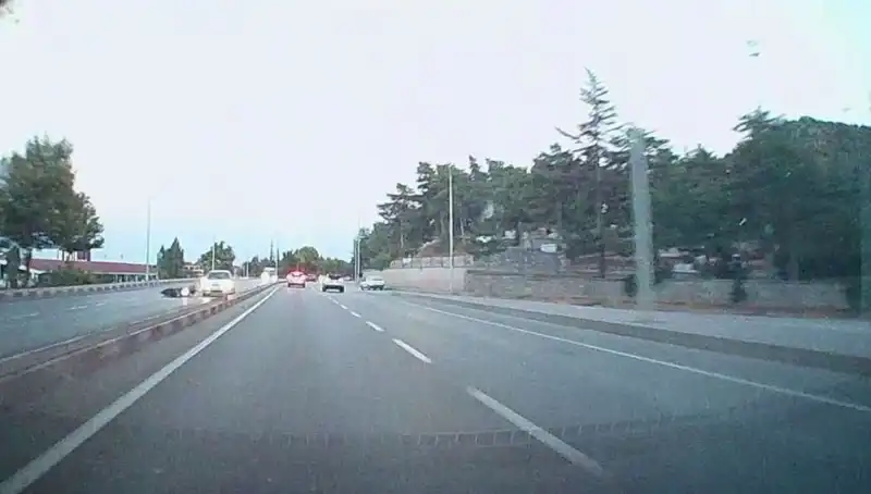 Motosiklet ile Otomobil Çarpıştı: İknat Yaralı, Kaza Sonrası Detaylar Ortaya Çıktı