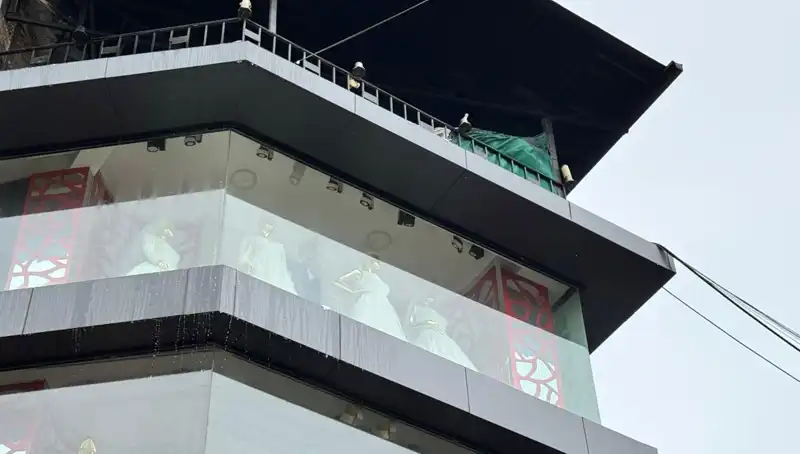 Giyim Mağazasındaki Korkutan Yangın: Alışveriş Keyfi Tehlikeye Girdi