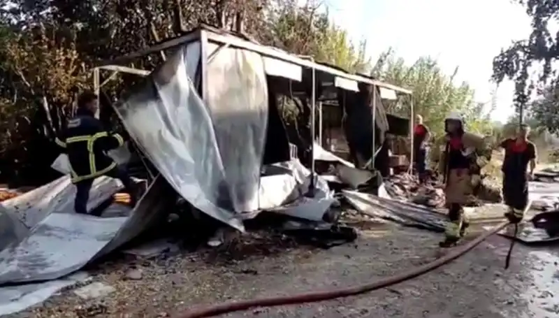 Hatay’da Korkutan Konteyner Yangını: Büyük Zarar ve Kullanılamaz Hale Geldi