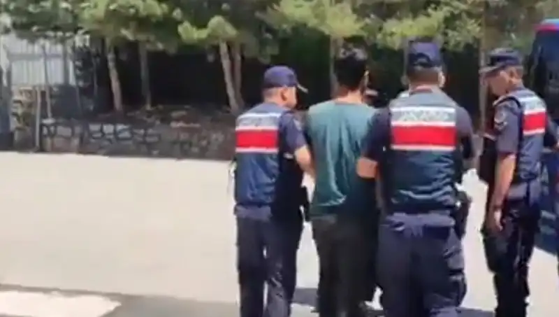 Türkiye'de DAEŞ Operasyonu: 14 İlde 26 Kişi Gözaltına Alındı