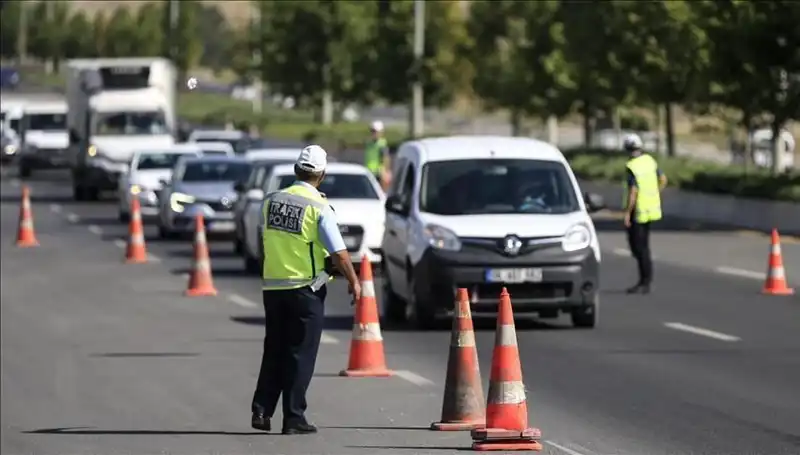 Tünel Trafigini Kilitleyen Konvoy: Protesto eylemi!