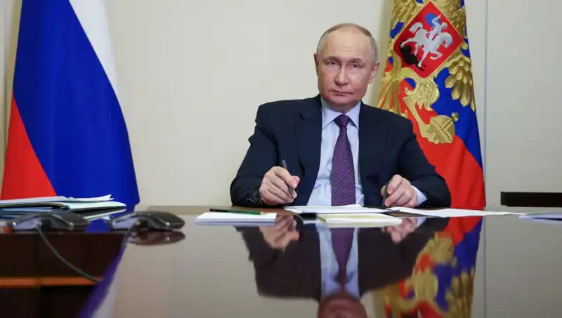 Putin, Esad'ı Suriye'deki Geleceği İçin Bırakmaya Neden İkna Olmuyor?