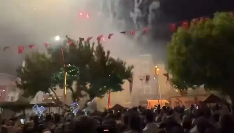 Havai Fişek Gösterisi Sonrası Hastanelik Olma Olayı Yaygınlaşıyor