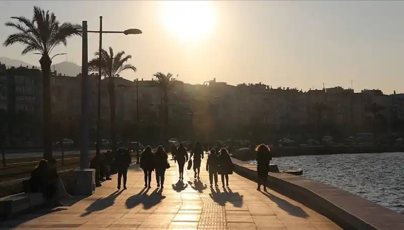 : Hafta Sonu Hava Durumu: Yağmur, Güneş ve Sıcaklık Değişimleri Bekleniyor