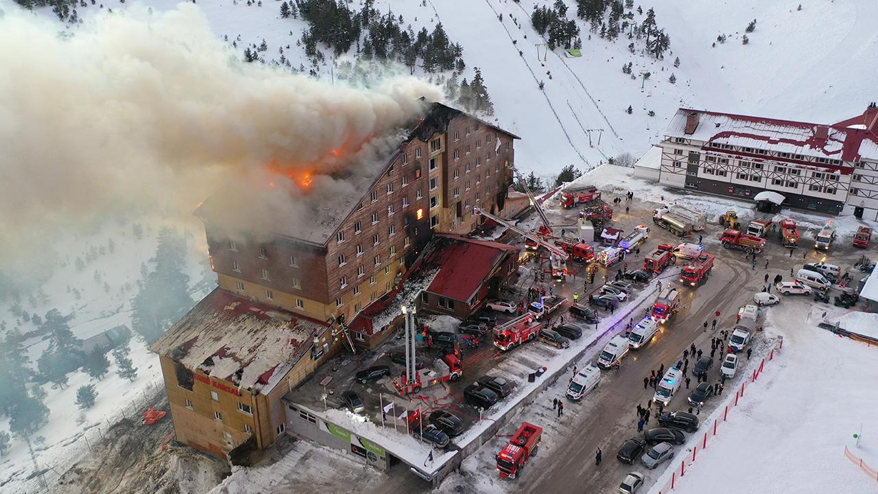 Kartalkaya Kayak Merkezi'nde Dev Otel Yangını