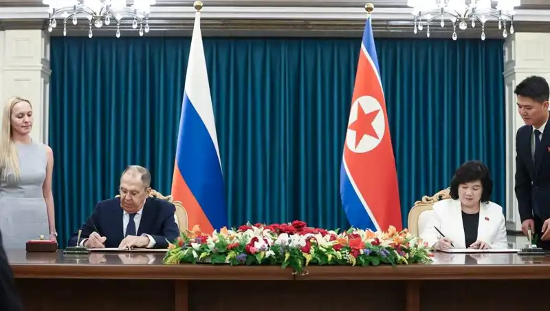 Rusya ve Kuzey Kore Arasındaki Temas: Lavrov'dan Kritik Görüşme