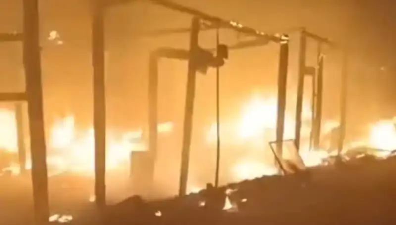Elektrik Teli Koptu, 15 Çadır Hayatını Kaybetti: Felaketin Gözyaşları