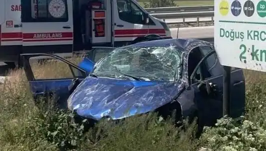 Kontrolden Çıkan Araç Takla Attı: İki Yaralı Hayat Mücadelesi Veriyor