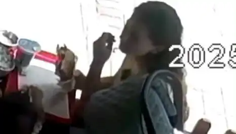Yaratıcılığı Sınır Tanımayan Kadın, Saçını Tostunun İçine Koydu!