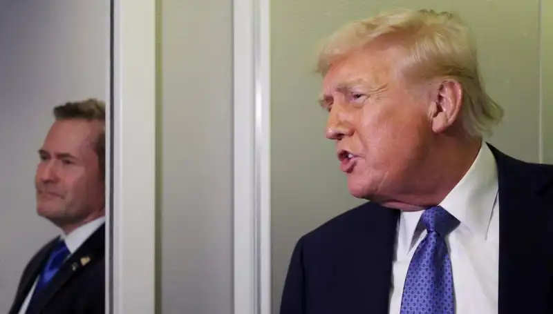 Trump’ın Sızıntı Skandalı: Mike Waltz Görevden Alındı!