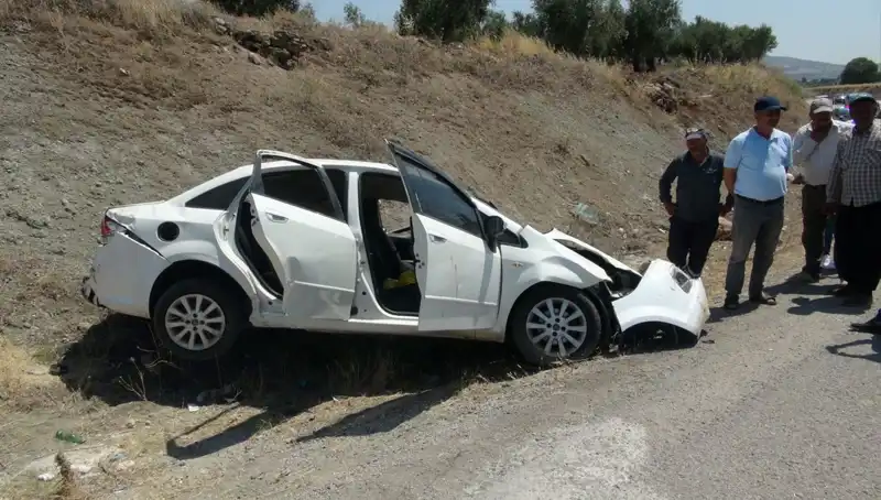Kilis'te Korkutan Trafik Kazası: Otomobiller Çarpıştı, Yaralılar Hastaneye Sevk Edildi